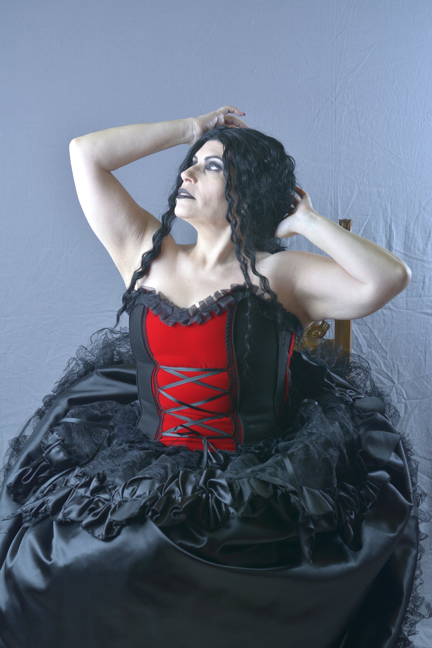 Gonna Lunga in Raso con Sopragonna di Pizzo