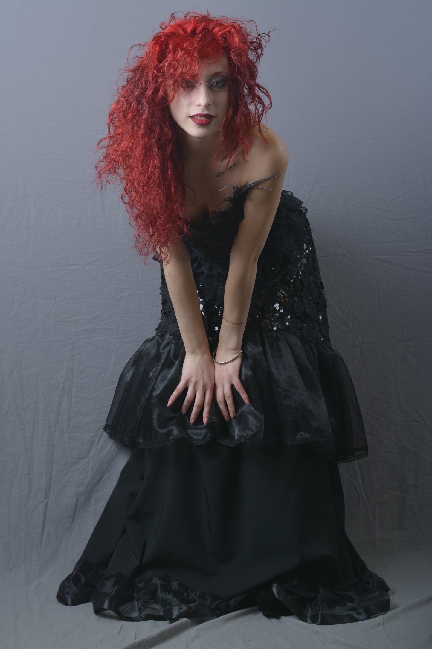 Gonna Lunga con Sopragonna in Paillettes e Balze in Organza