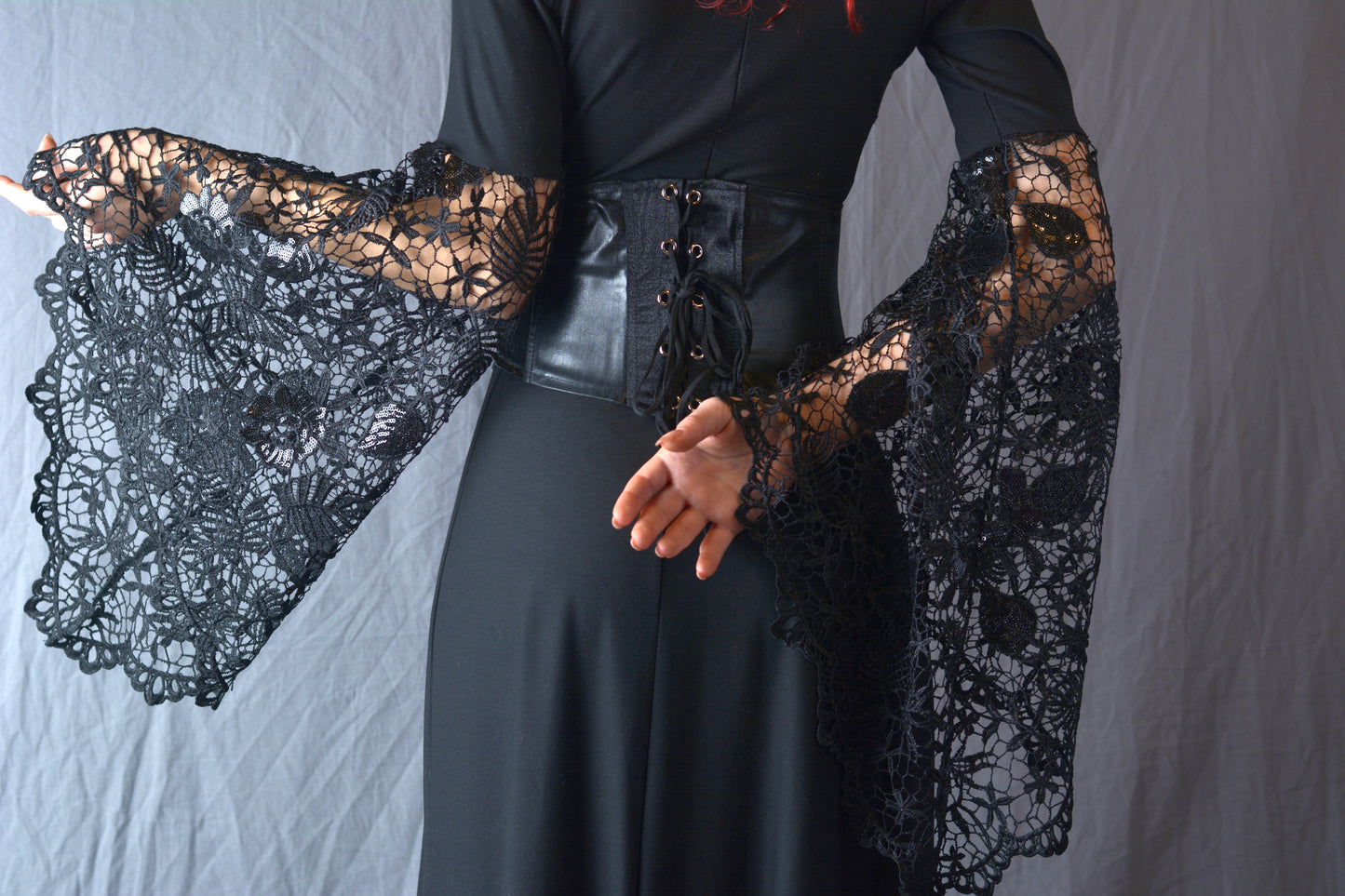 Stringivita in Cintz di Cotone Nero con Catene in Acciaio