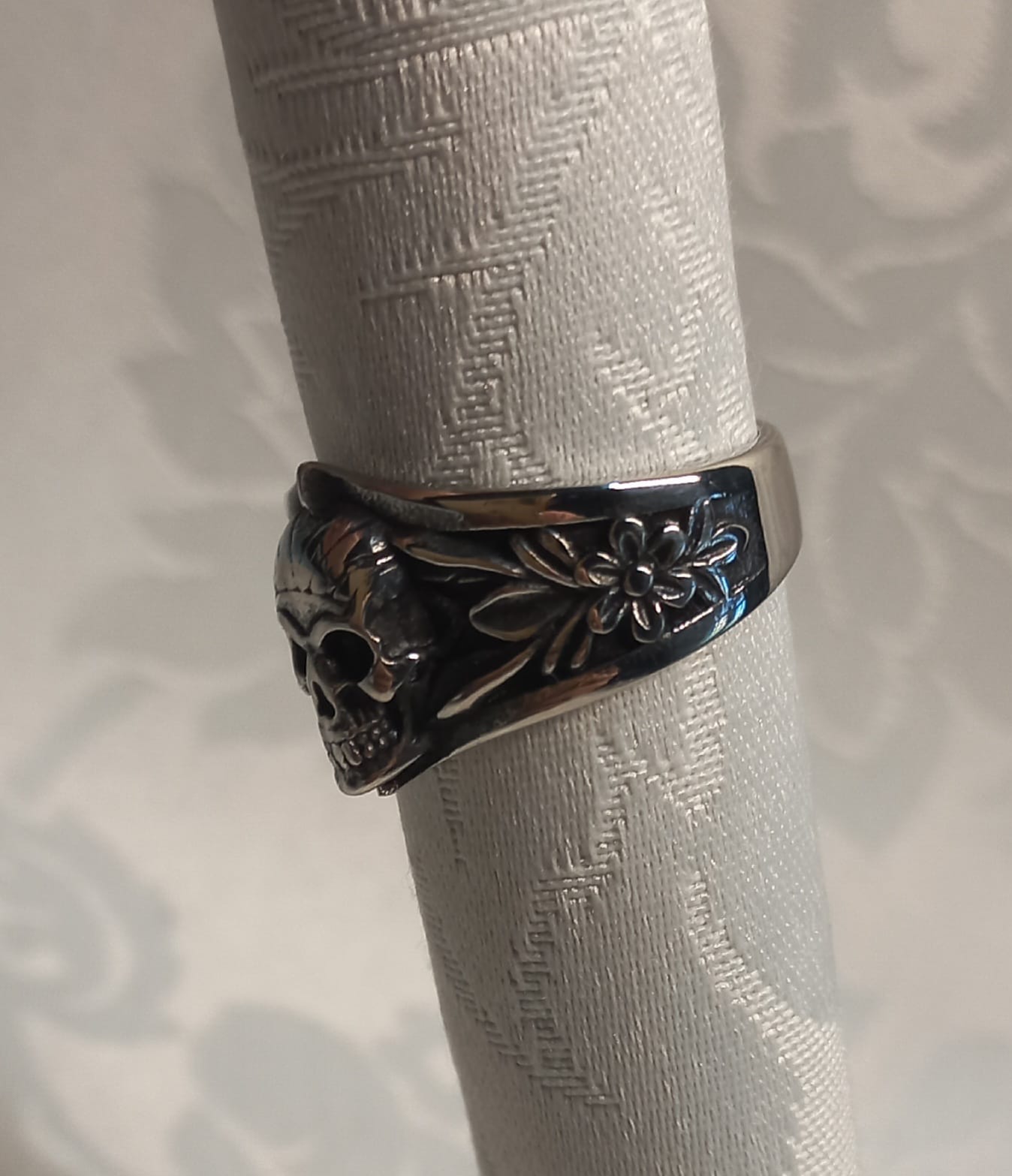 Fede Larga in Acciaio Lavorata con Teschio