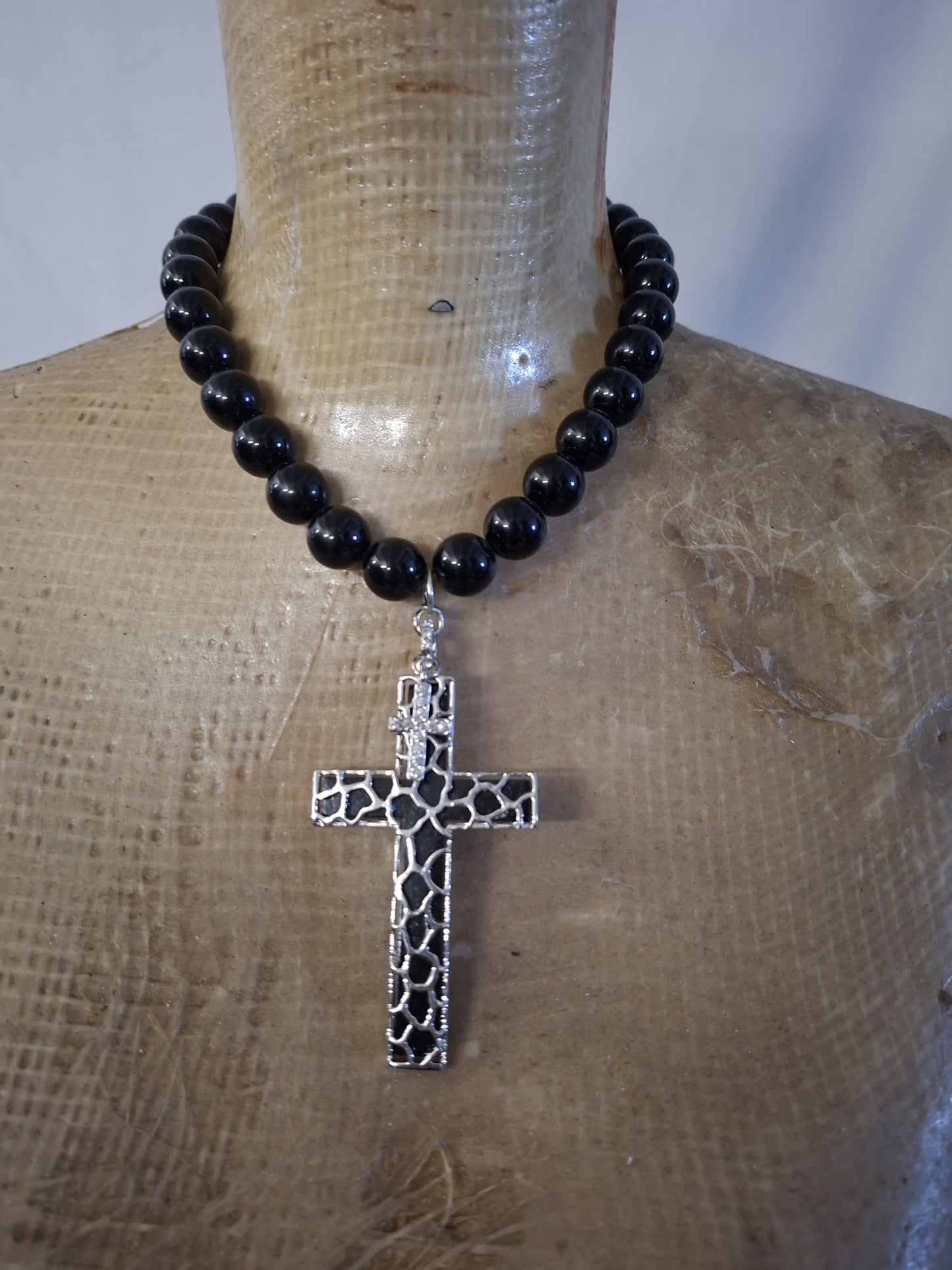 Croce su Perle