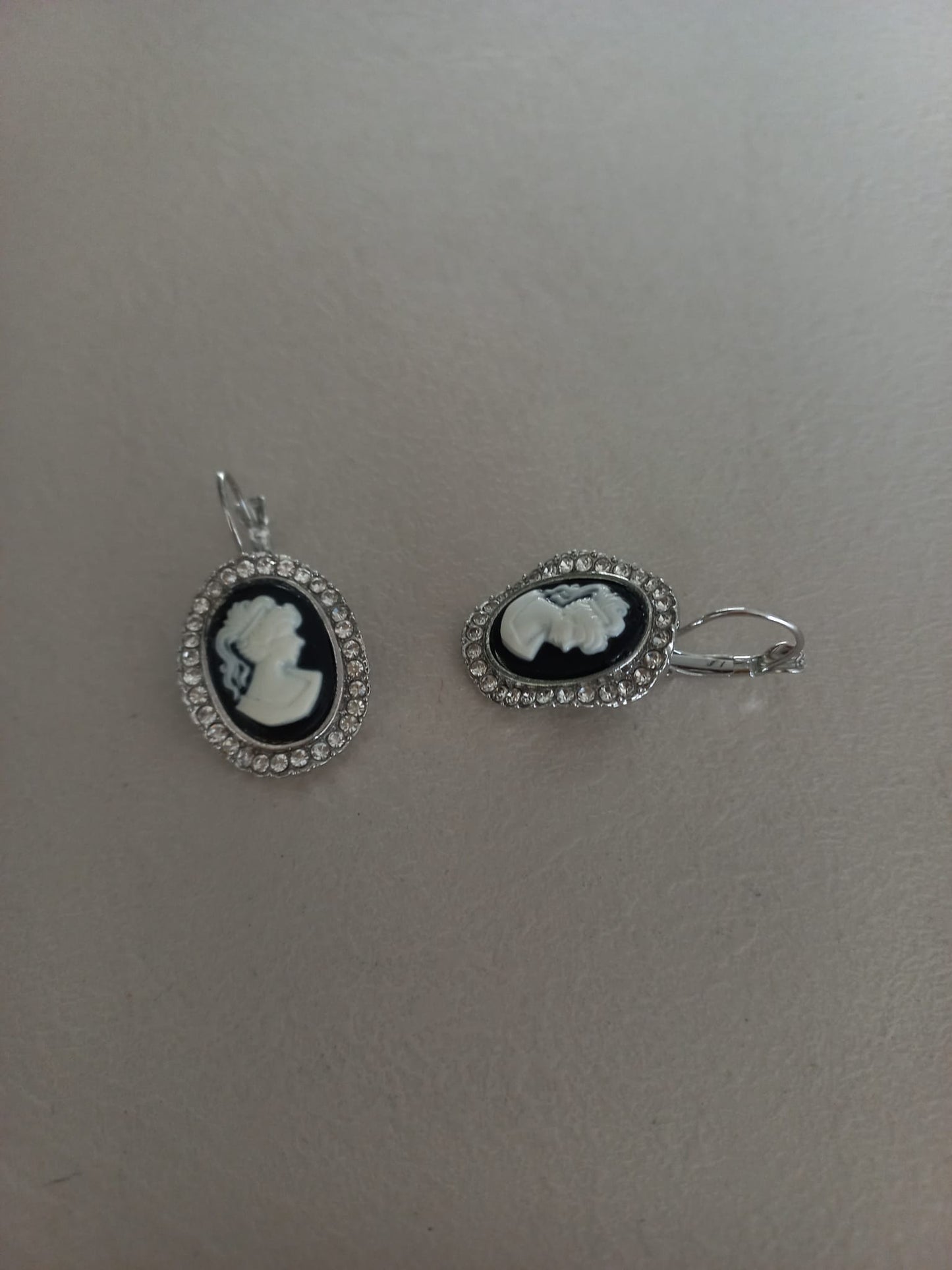 Pair of Stud Earrings with Black Cameo and Rhinestones