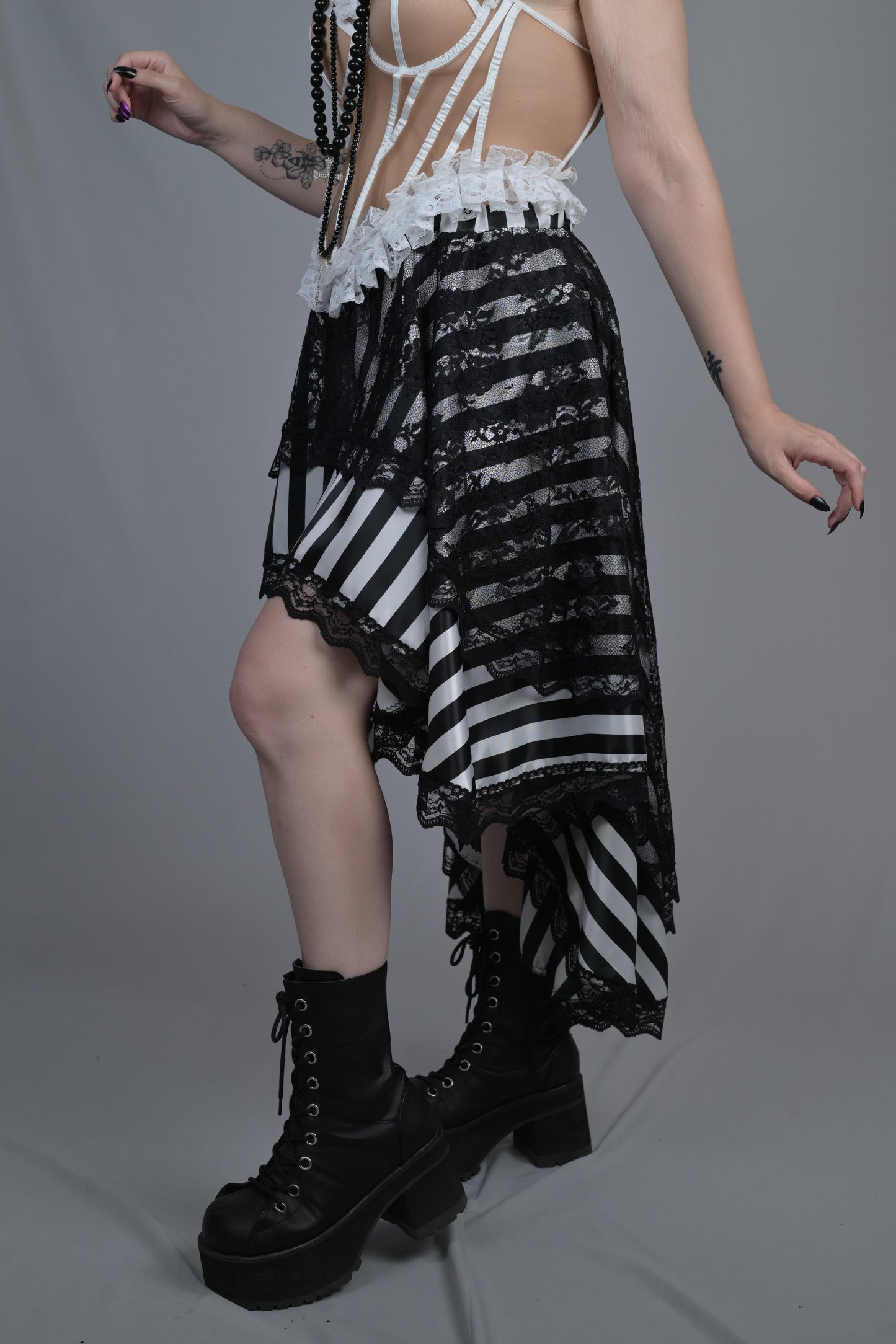 Gonna Asimmetrica Striped & Lace