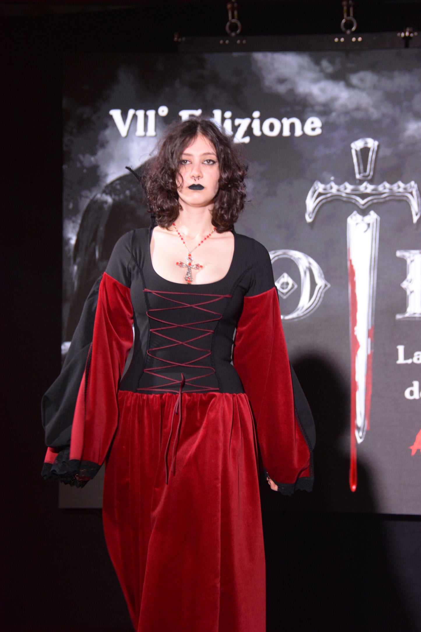Elegant Gothic Dress: Black Lace-up, Burgundy Sleeves, Lace Il Matto e il Bagatto Elegant Gothic Dress: Black Lace-up, Burgundy Sleeves, Lace Il Matto e il Bagatto