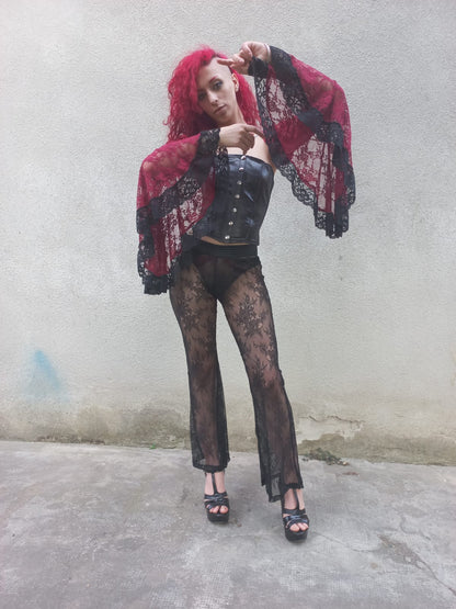 Coprispalle in pizzo bordeaux con inserti neri