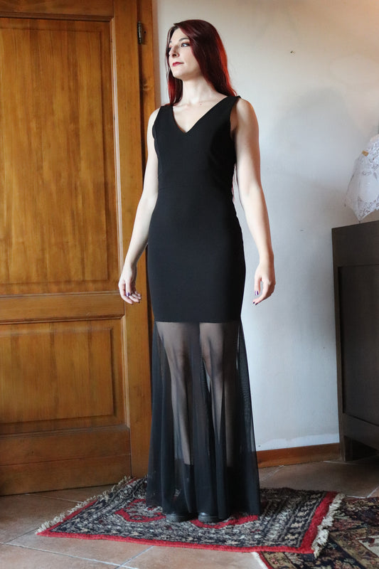 Vestido largo negro sin mangas: elegancia atemporal