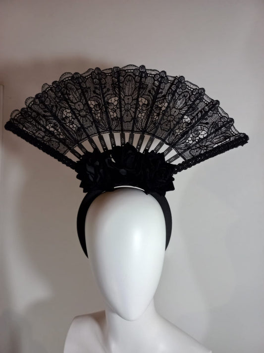 Fan Hairstyle with Black Roses