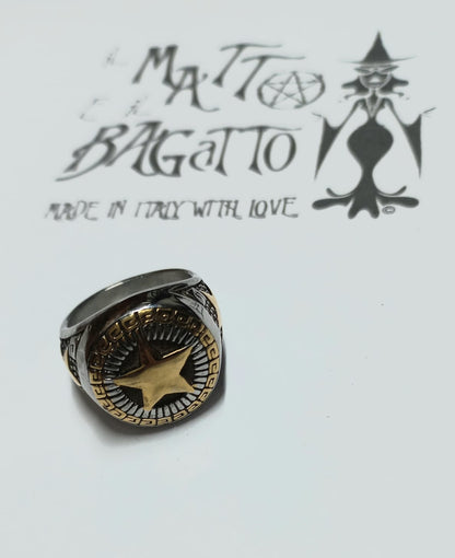 Anello Stella Steampunk in Acciaio con Dettagli Dorati