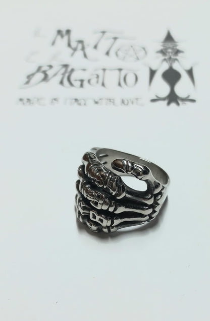 DF - skeleton hand ring