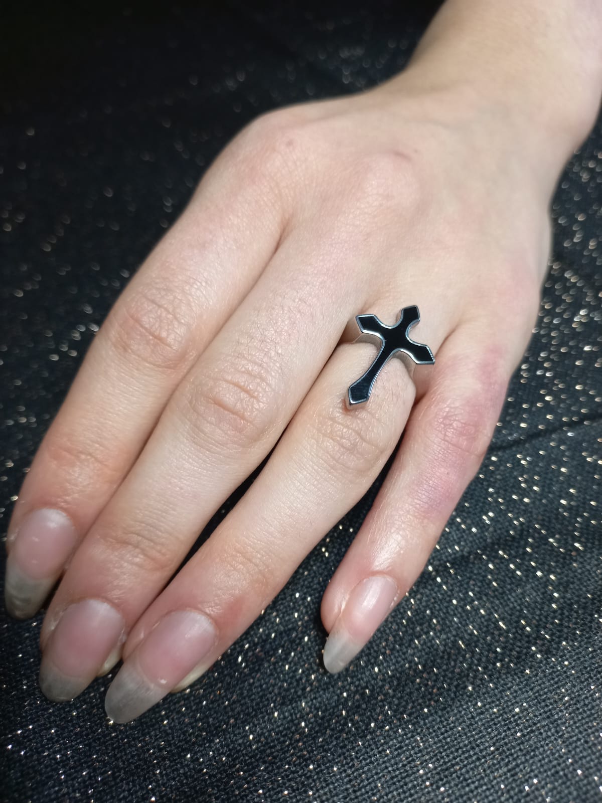 Anello con croce nera