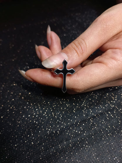 Anello con croce nera