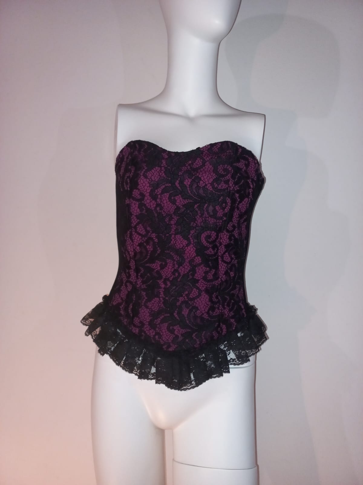 Bustino Fucsia con Pizzo Macramè Nero