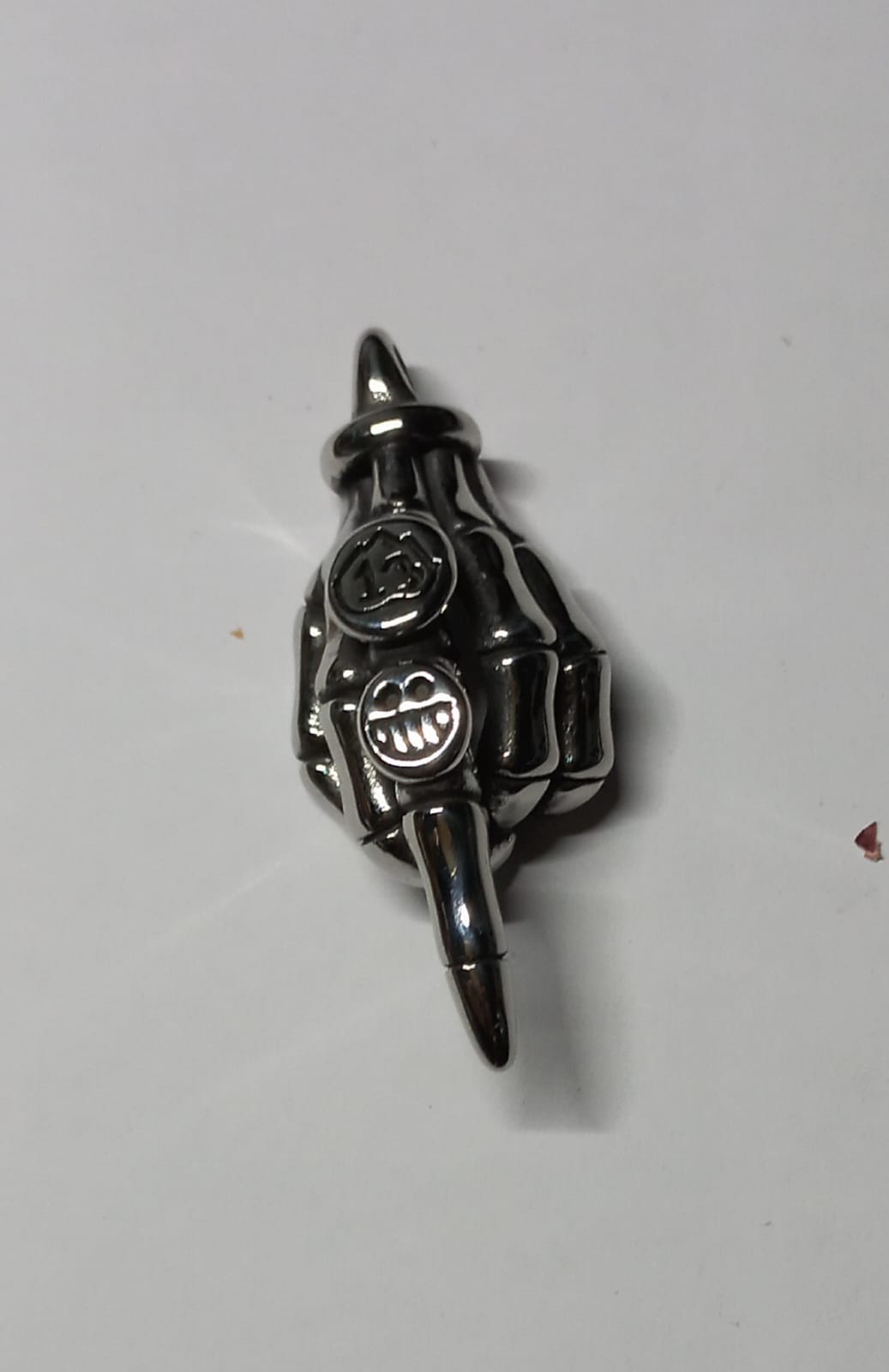 Portachiavi in Acciaio Mano Rock Dito medio